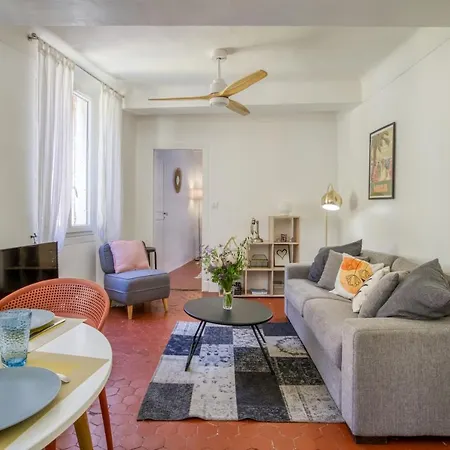 Apartment Typique - 2 Bedrooms,typical Apartment-old Town Nice