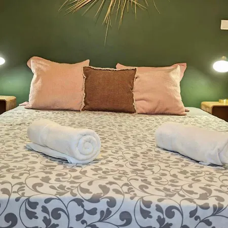 Typique - 2 Bedrooms,typical Apartment-old Town Apartamento