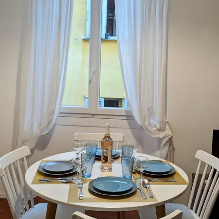 Typique - 2 Bedrooms,typical Apartment-old Town Apartamento Niza