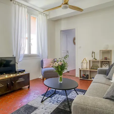 Typique - 2 Bedrooms,typical Apartment-old Town *