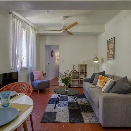 Typique - 2 Bedrooms,typical Apartment-old Town