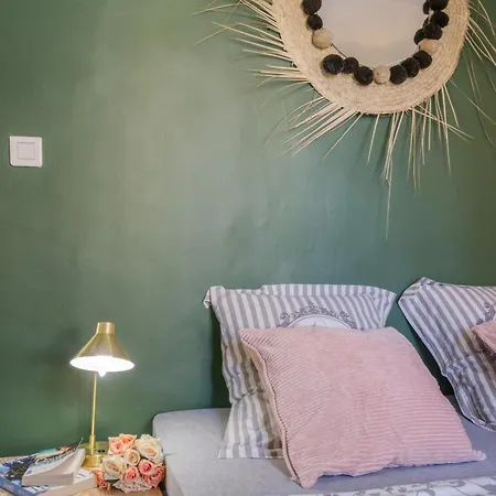 Typique - 2 Bedrooms,typical Apartment-old Town Apartamento Niza