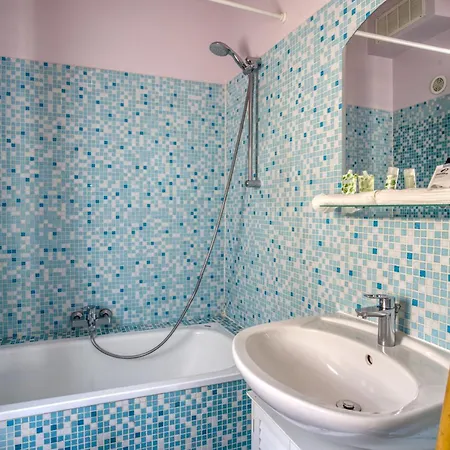 Typique - 2 Bedrooms,typical Apartment-old Town * Niza