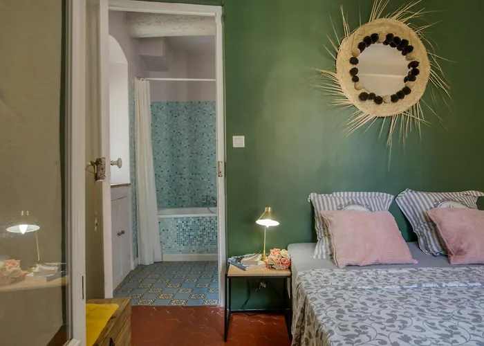Typique - 2 Bedrooms,typical Apartment-old Town
