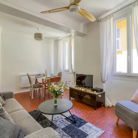 Apartment Typique - 2 Bedrooms,typical Apartment-old Town Nice