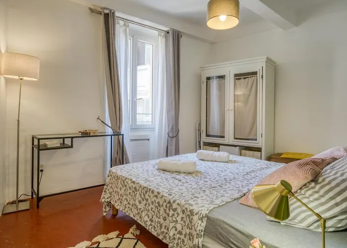 Typique - 2 Bedrooms,typical Apartment-old Town Apartmán Nice