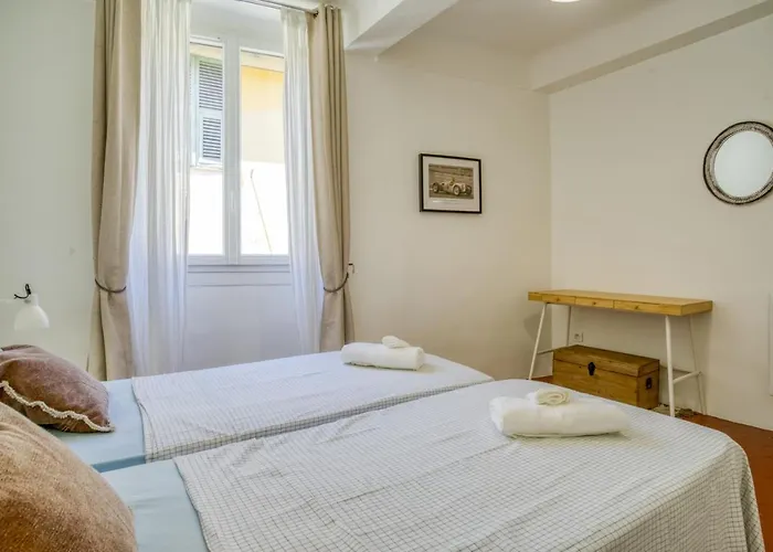 Apartmán Typique - 2 Bedrooms,typical Apartment-old Town Nice