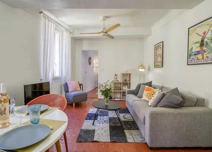 Apartmán Typique - 2 Bedrooms,typical Apartment-old Town Nice