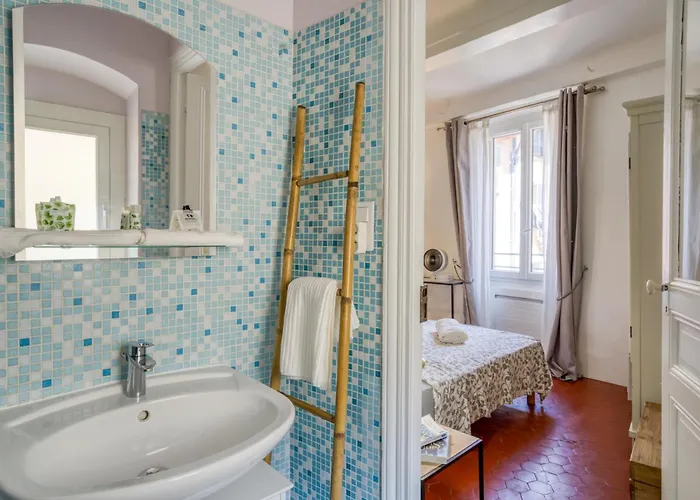 Apartmán Typique - 2 Bedrooms,typical Apartment-old Town *