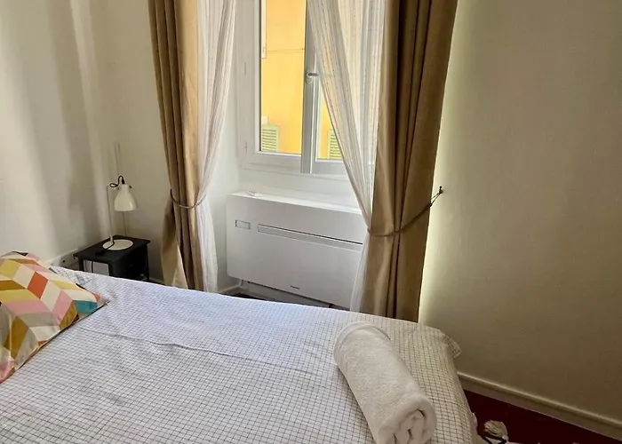Typique - 2 Bedrooms,typical Apartment-old Town