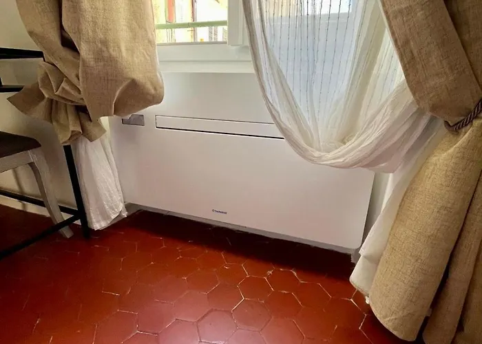 Apartmán Typique - 2 Bedrooms,typical Apartment-old Town Nice